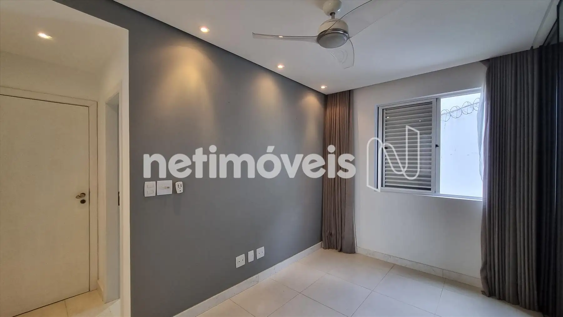 Suíte com Sala de Banho