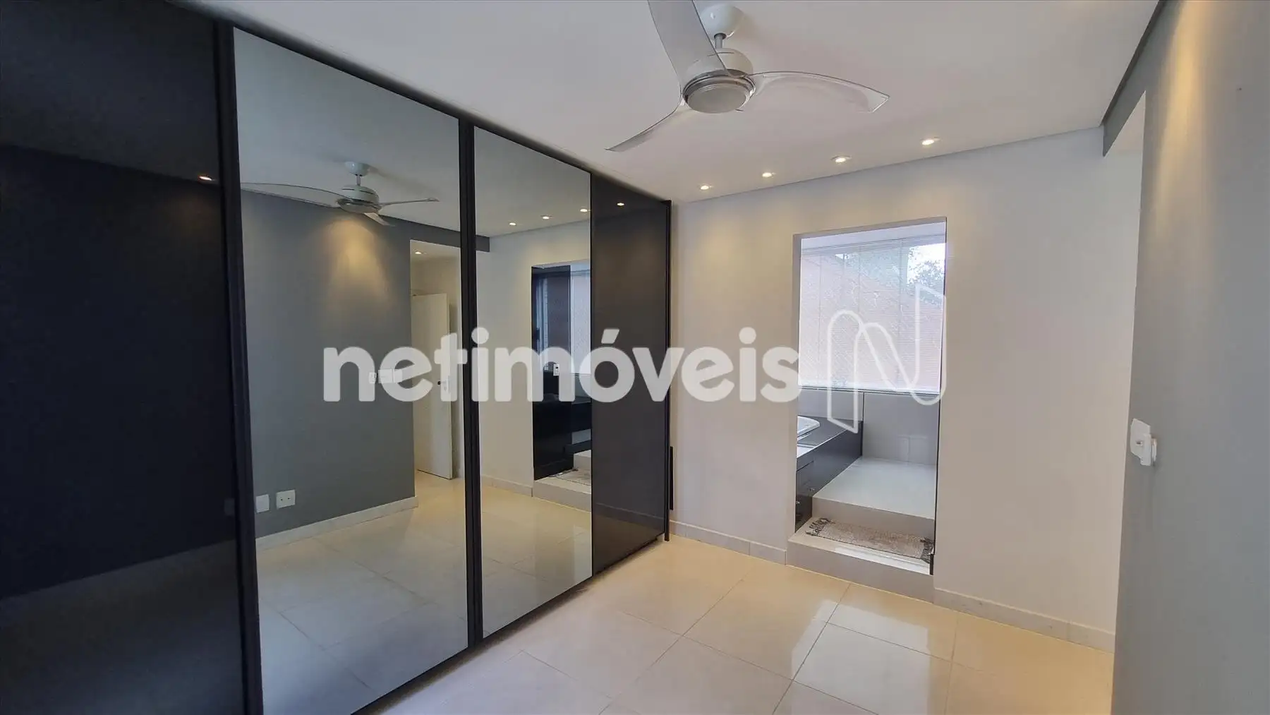 Suíte com Sala de Banho