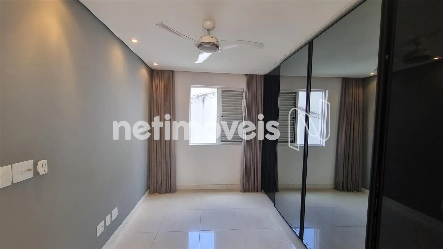 Suíte com Sala de Banho