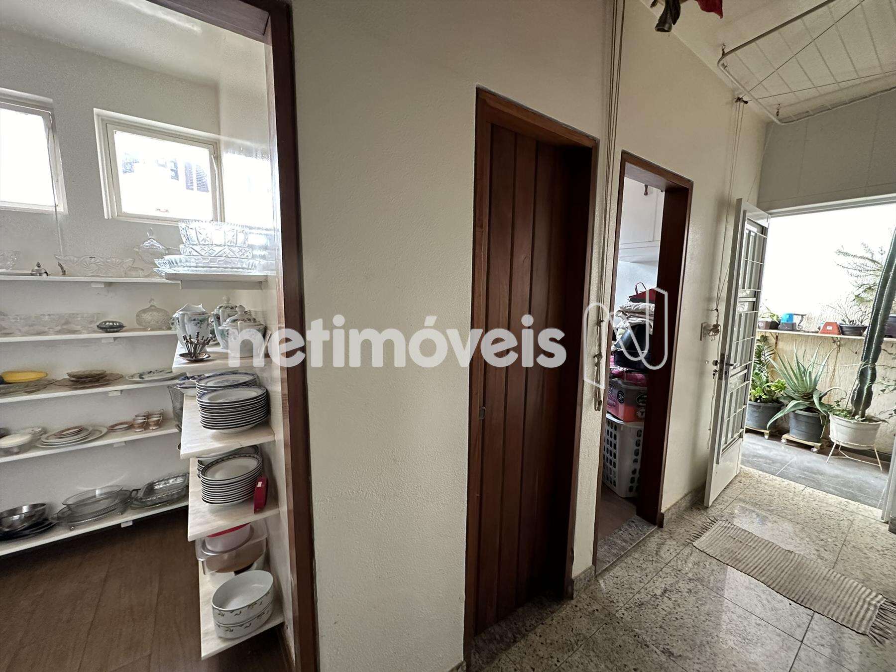 Cozinha e Acesso a Área de Serviço