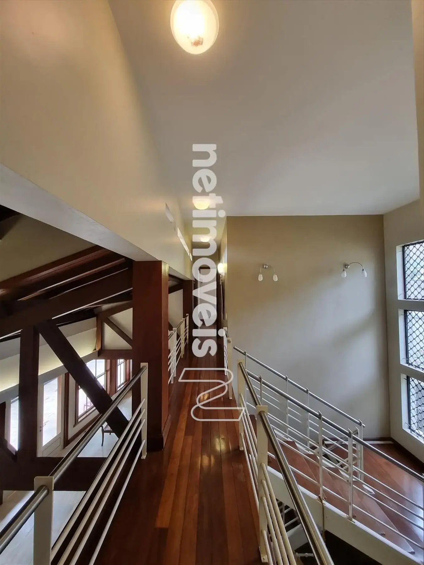 Passarela no 2º pavimento