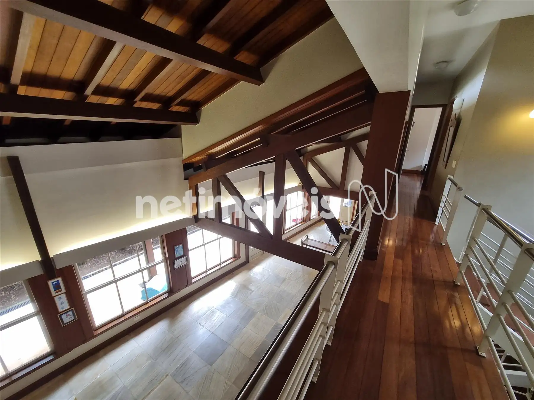 Passarela no 2º pavimento