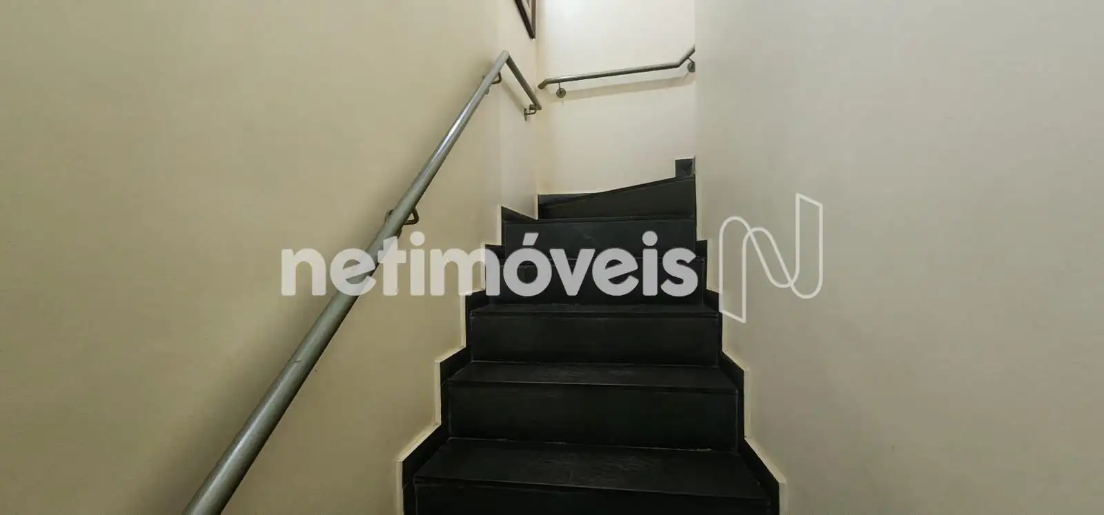 Escadas de acesso ao 1º Pavimento