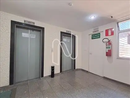 Elevadores no andar