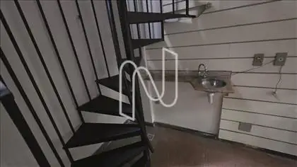 Escada de Acesso ao Mezanino