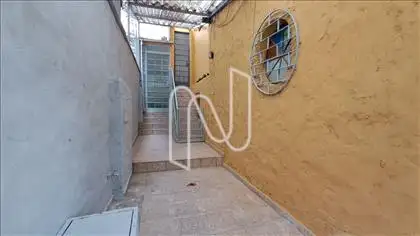 Corredor Para Acesso a Loja 
