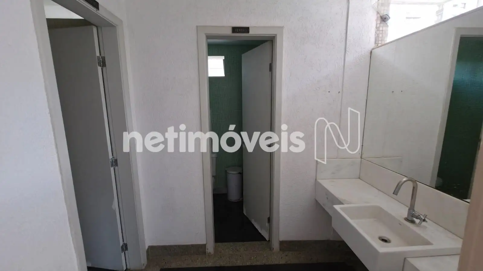 Banheiro área de lazer