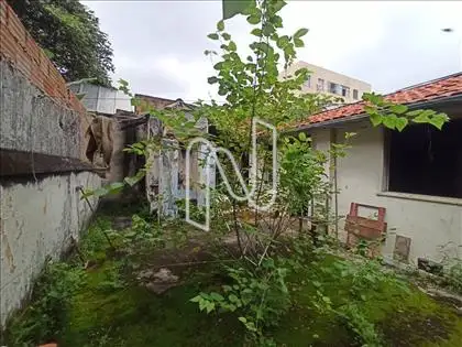 Barracão de Fundos  