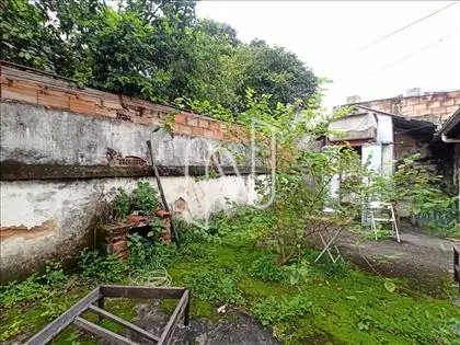 Barracão de Fundos  