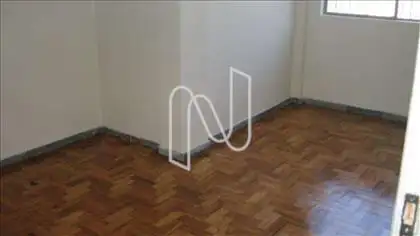 Piso em taco de madeira