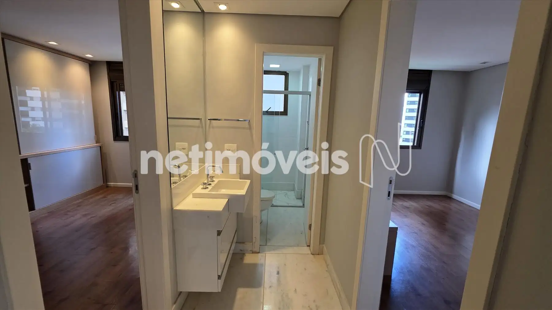 Banheiro Semi-Suítes