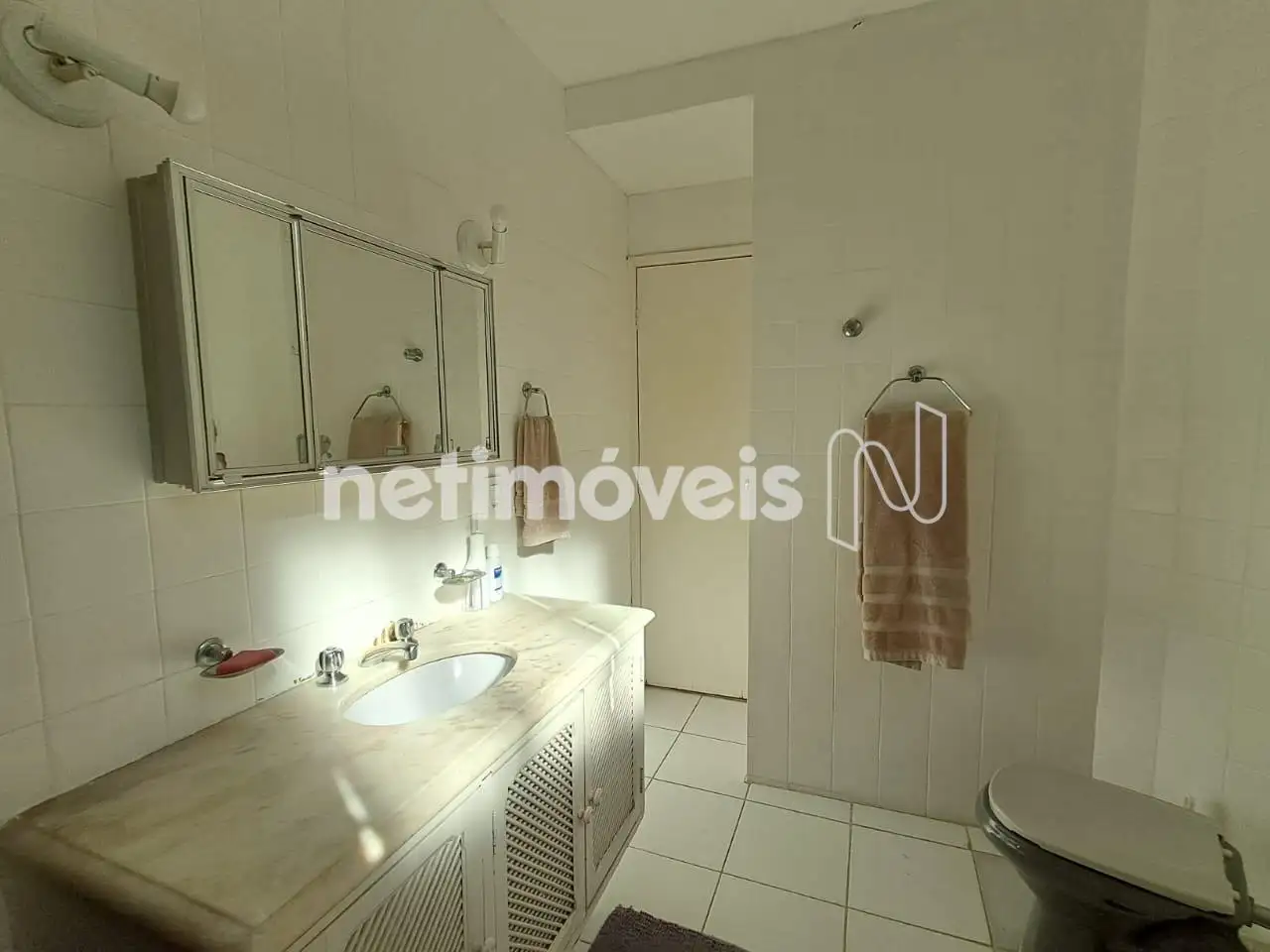 Suíte Quarto 01