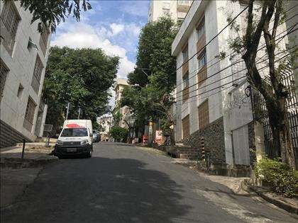 Fachada sob outra vista