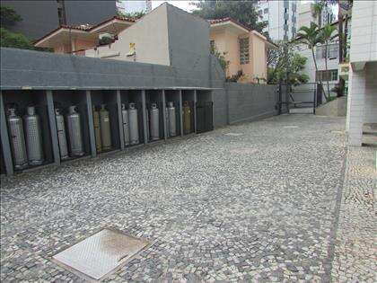 ÁREA DE MANOBRA DA GARAGEM