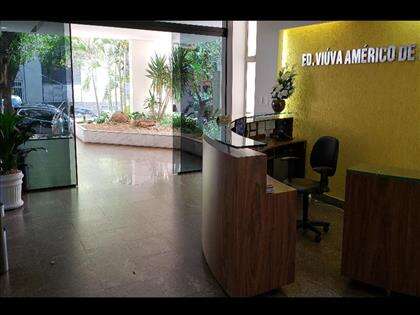Hall sob outra vista