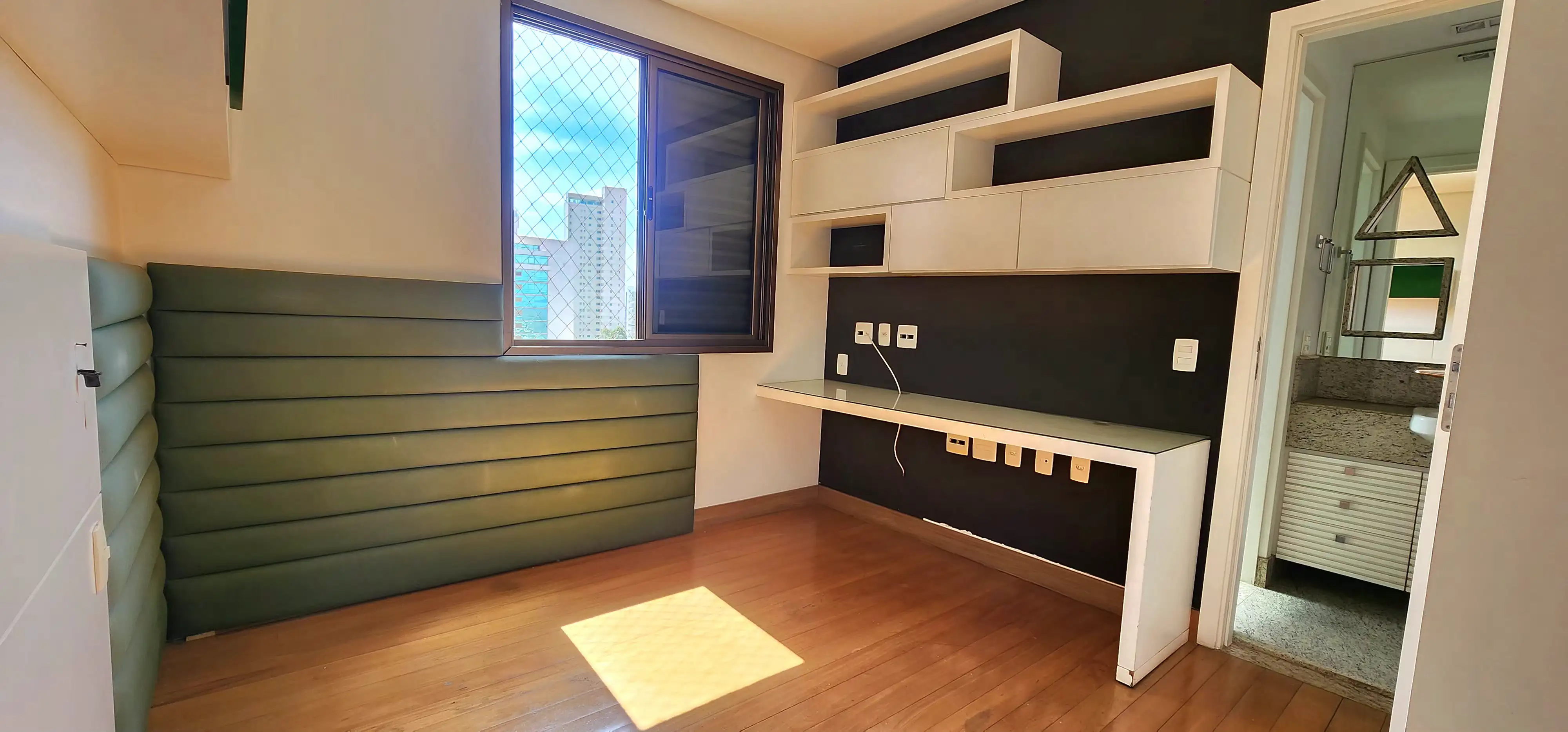 Quarto 1 Semi-Suíte