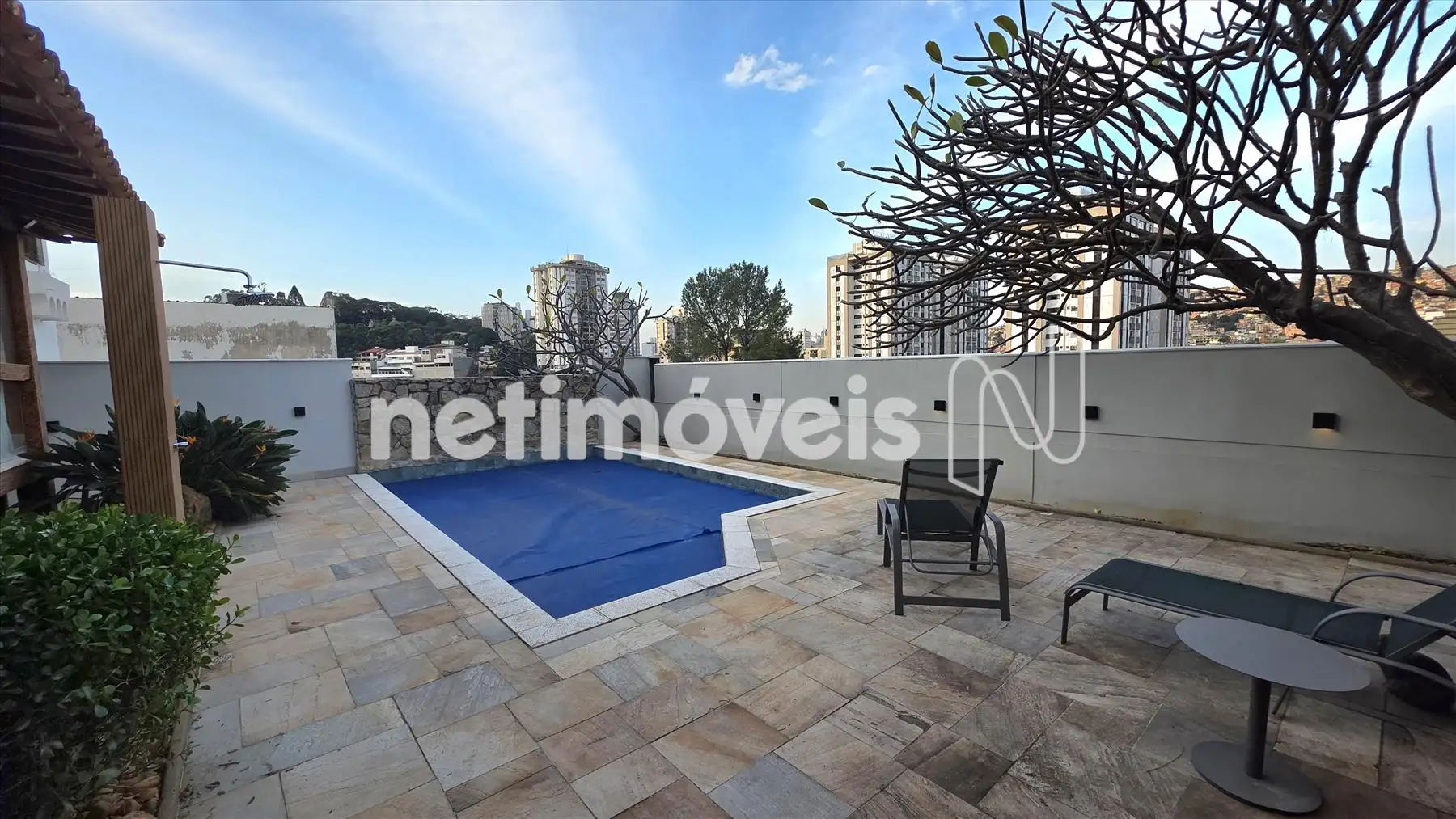 Área Externa e Piscina Aquecida