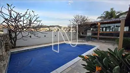 Área Externa e Piscina Aquecida  