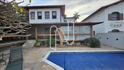 Área Externa e Piscina Aquecida 