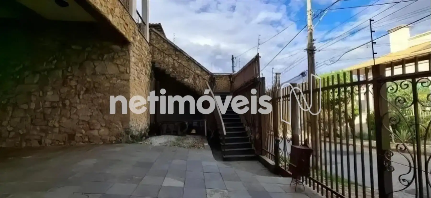 Escadaria para Acesso ao 2° pavimento