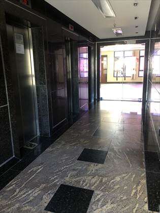 hall de entrada andar todo em granito 