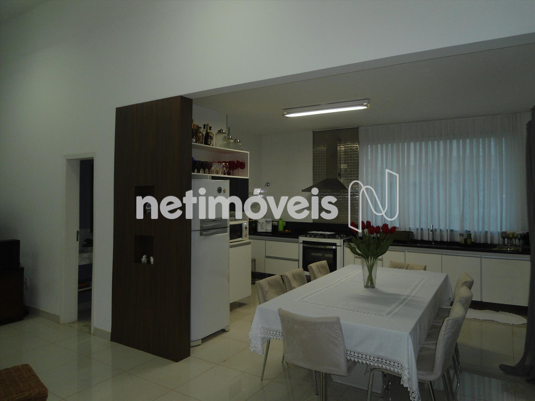 Sala de jantar integrada a cozinha