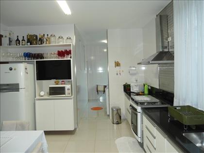 Cozinha e área de serviço