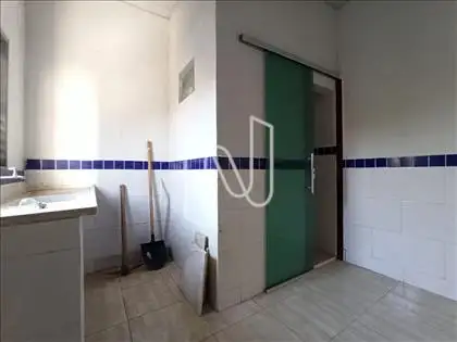  Barracão