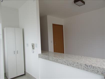 Cozinha com área de serviços