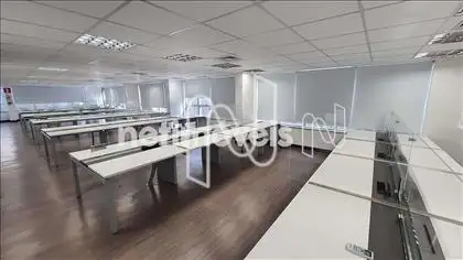 Visão Ampla da Sala