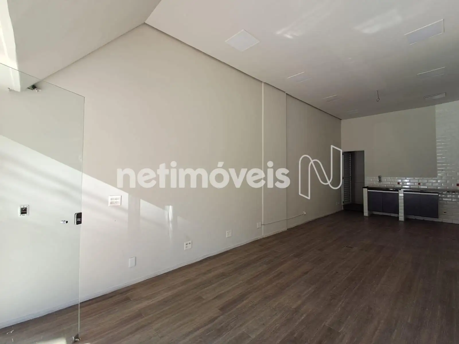 Loja para comprar com 66 m², 1 banheiro em Avenida Do Contorno, Santo Antônio, Belo Horizonte
