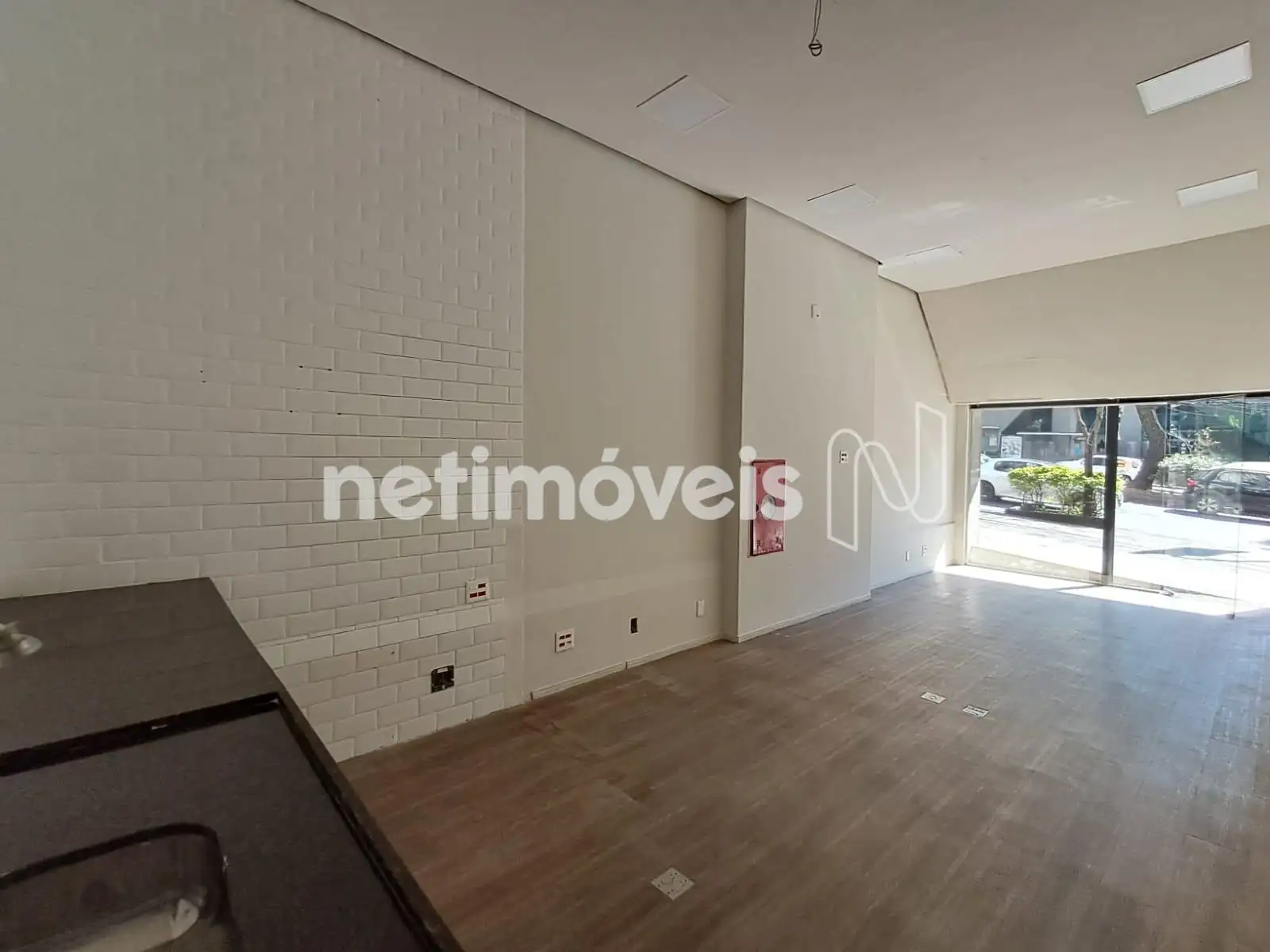Loja para comprar com 66 m², 1 banheiro em Avenida Do Contorno, Santo Antônio, Belo Horizonte
