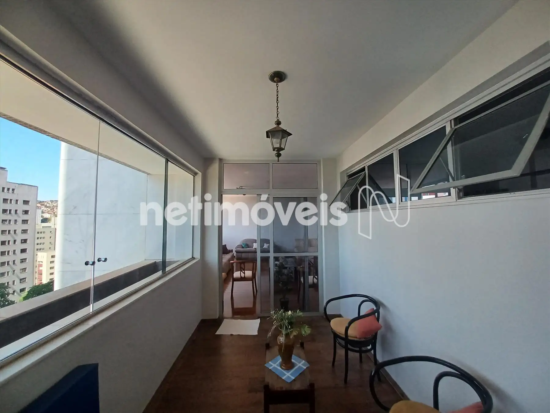 Varanda anexa à sala de estar