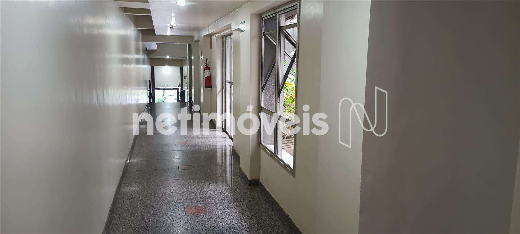 Hall entrada prédio.