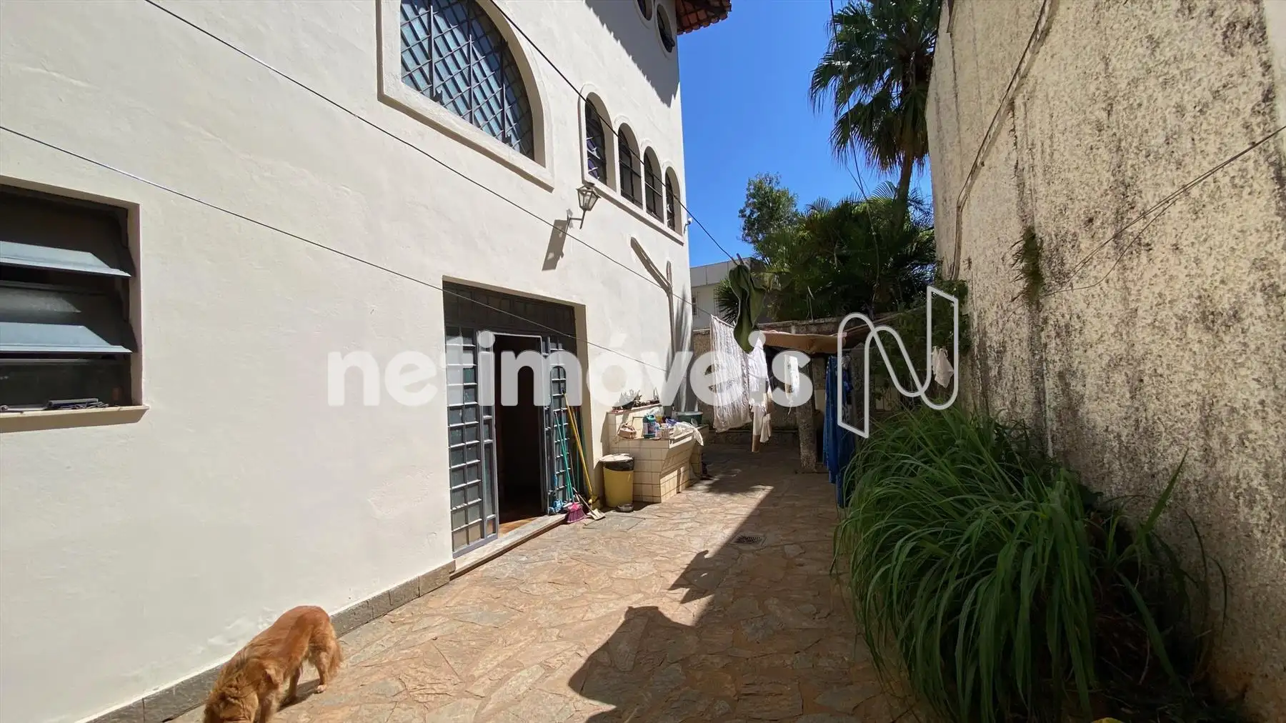 Área externa de apoio a área de serviço