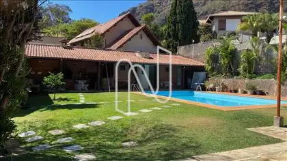  Área de lazer com piscina, sauna