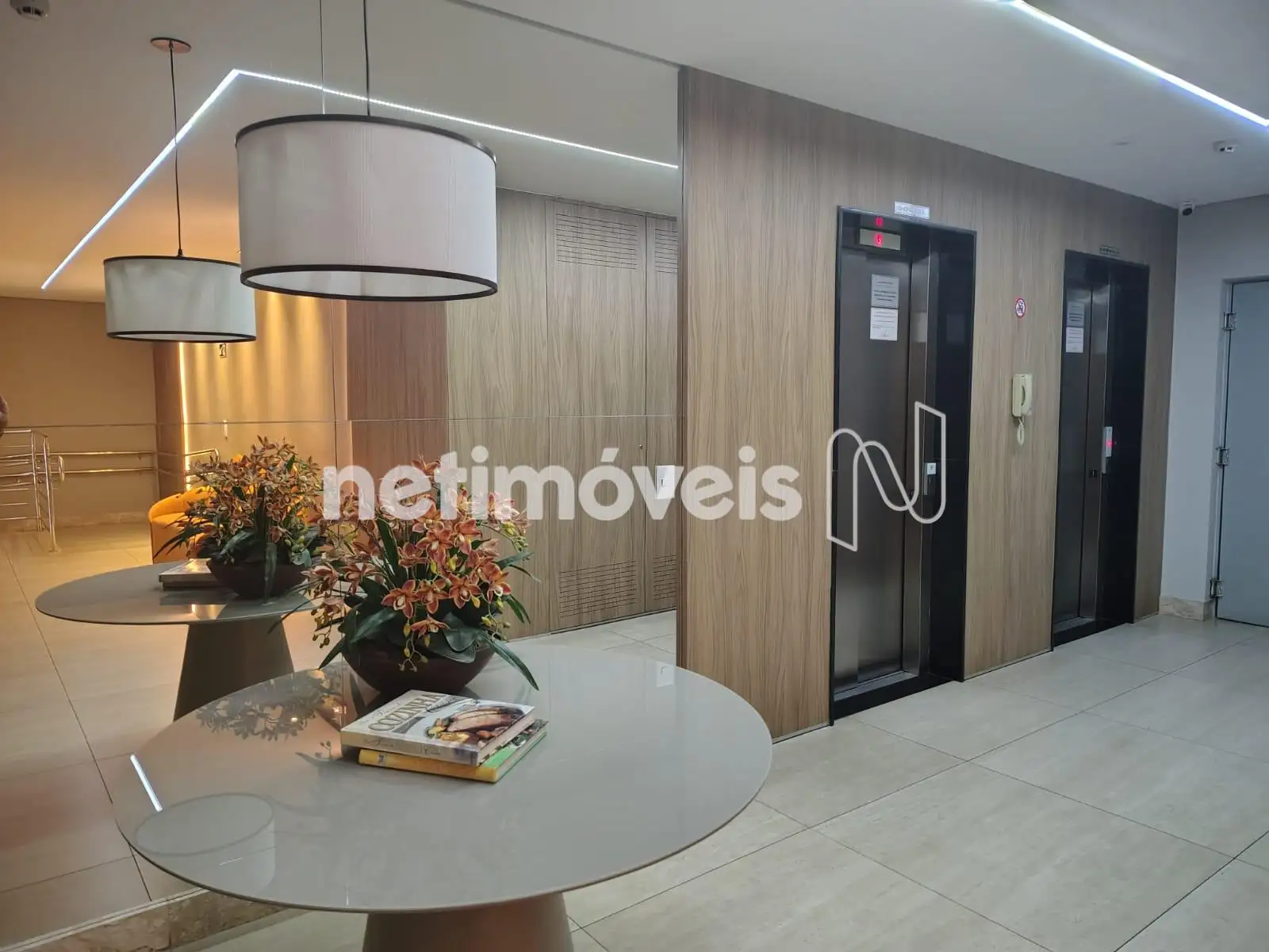 Hall 2 elevadores