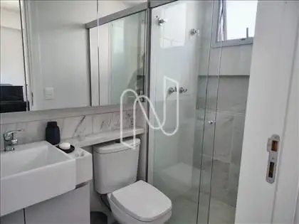 Banho com box suíte 2