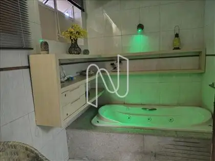 Banheiro com banheira consultório 6