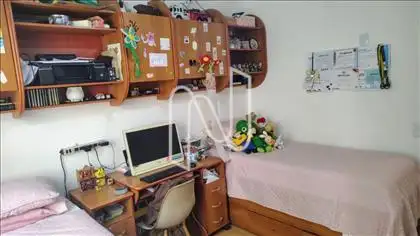 Quarto 2 com móveis estudo
