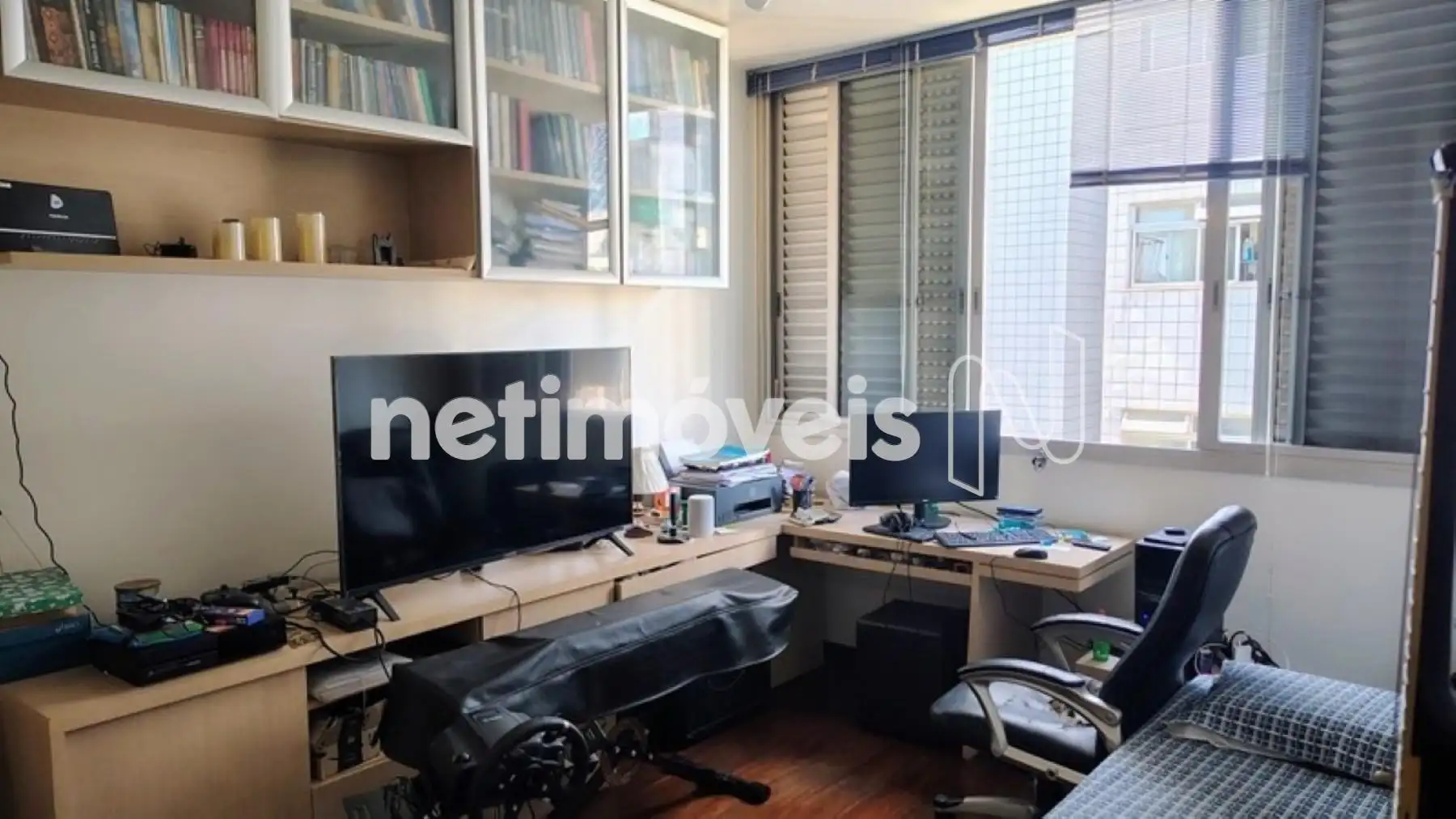 Quarto 3 com móveis planejados