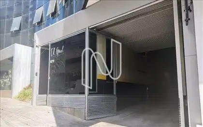 Entrada do estacionamento privativo/rotativo
