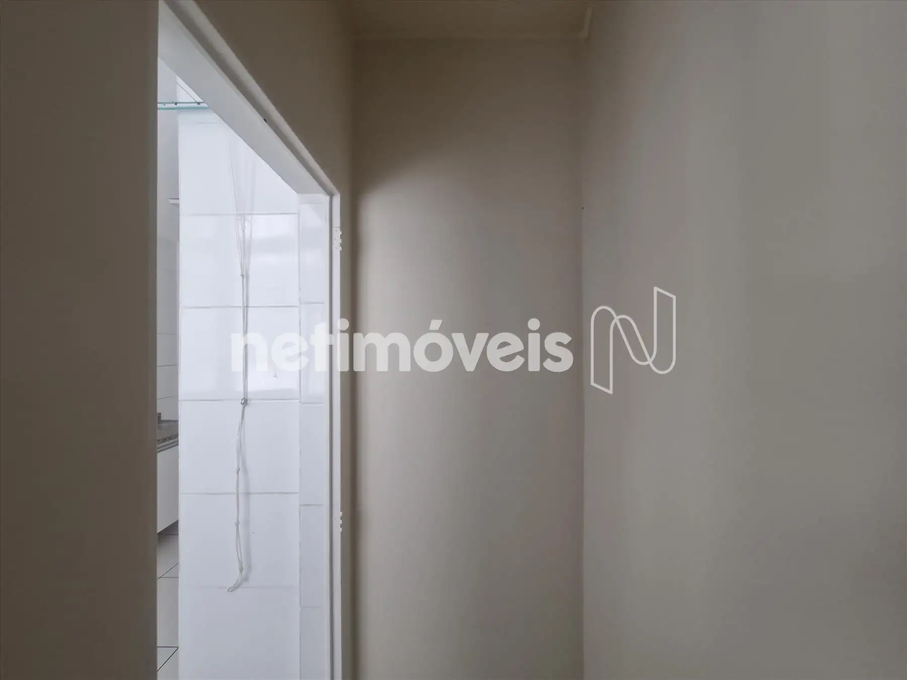 Pequeno quarto - área de serviço