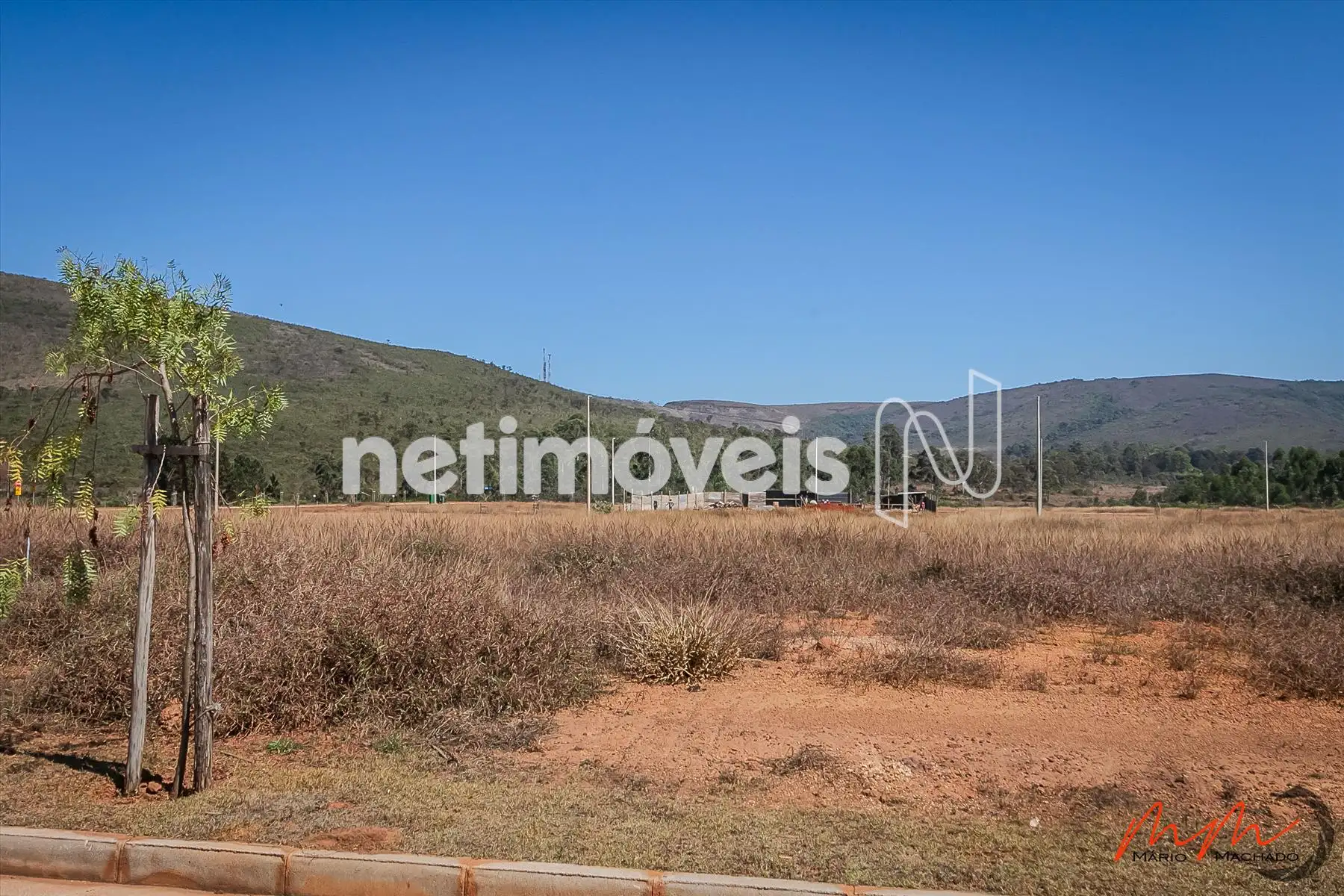 Frente do lote na Avenida Principal