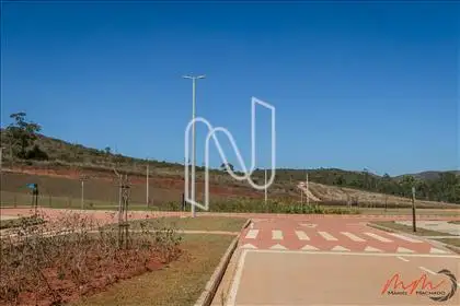 Praça final Av. principal poucos metros lote