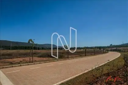 Frente do lote na Av. principal