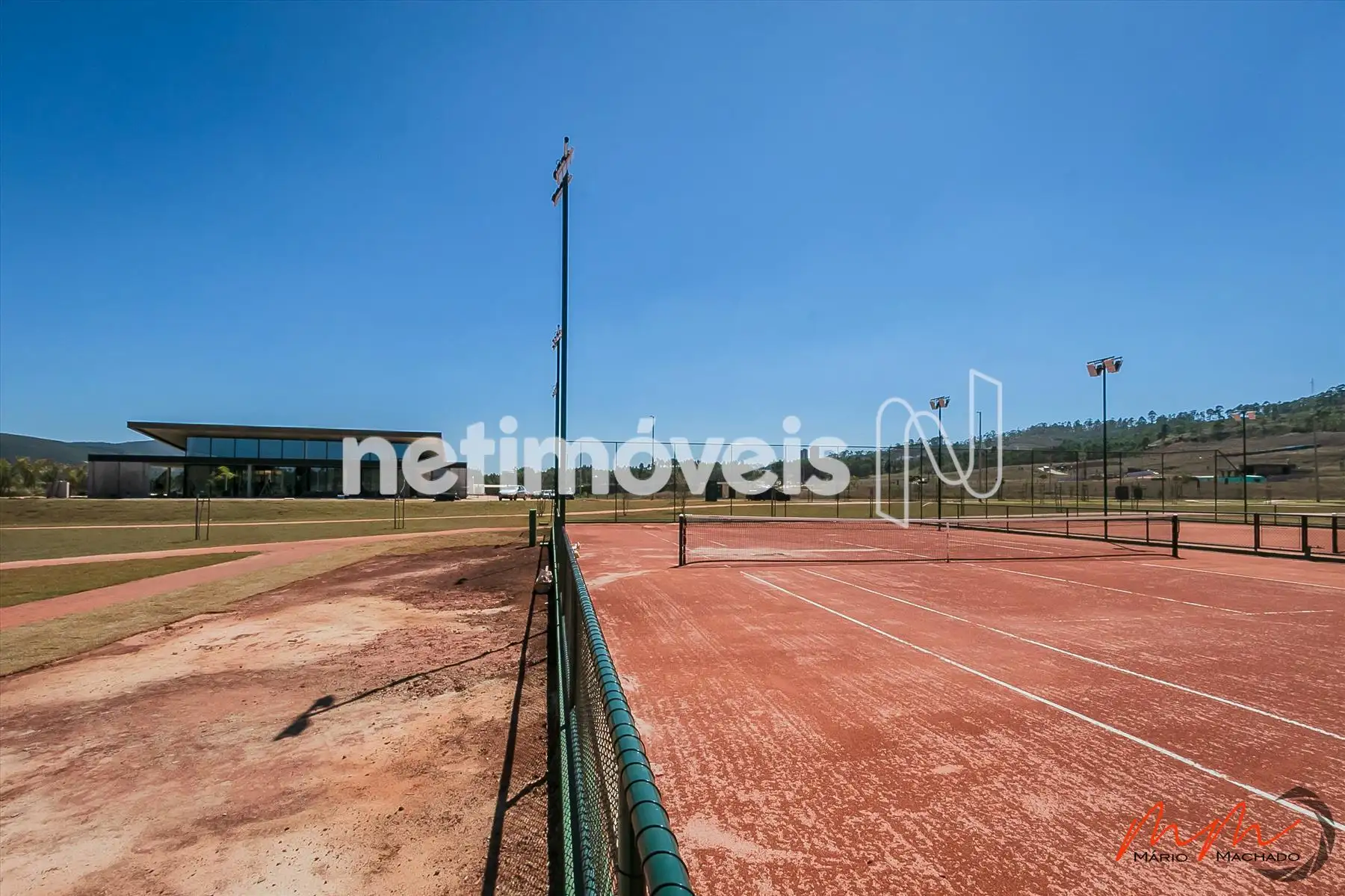 Quadras de tenis e Sede Social
