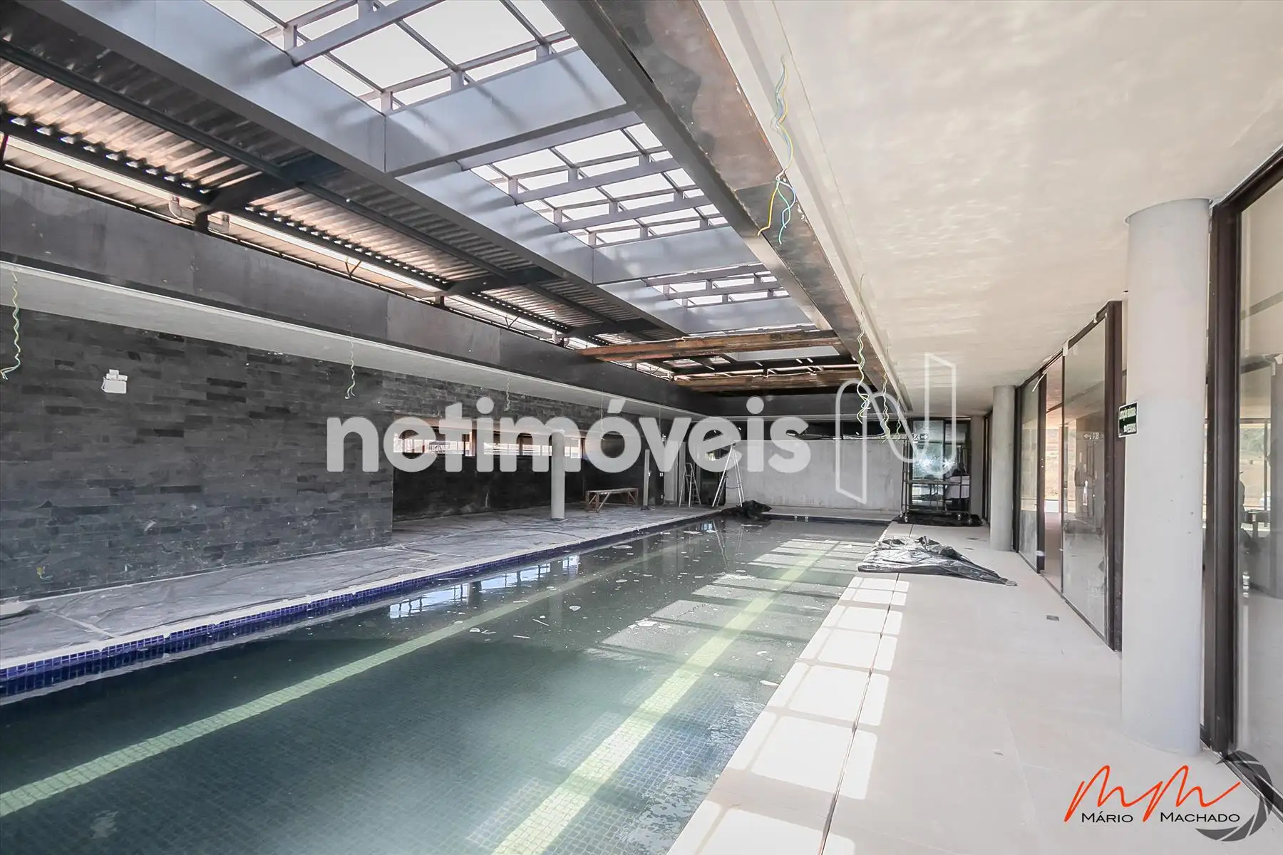 Piscina de raia coberta 