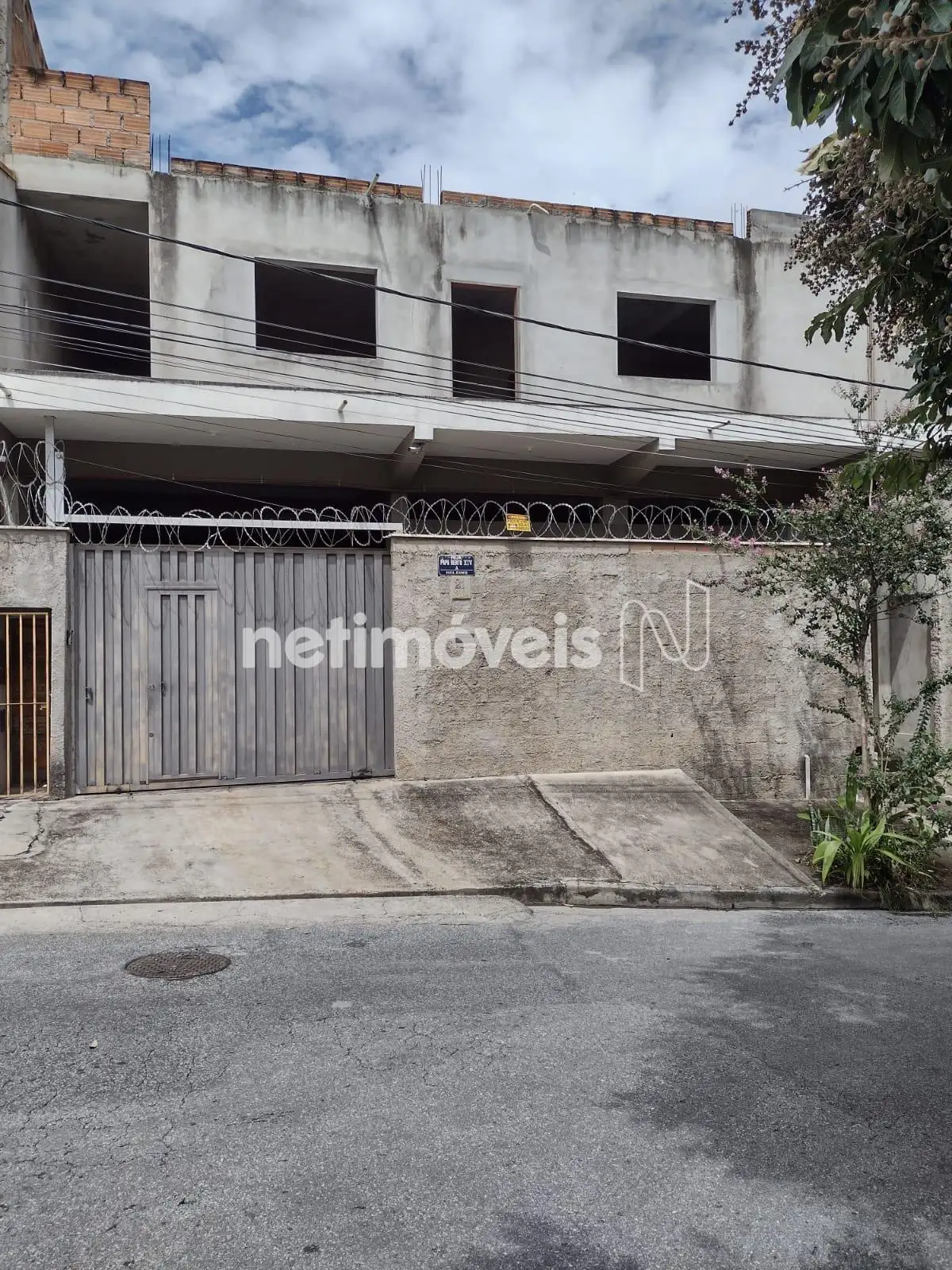 Casa para comprar com 321 m², 2 quartos, 1 banheiro, 5 vagas em Belmonte, Belo Horizonte