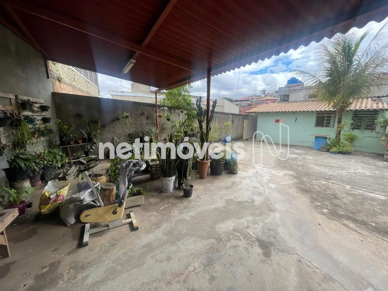 Casa para comprar com 321 m², 2 quartos, 1 banheiro, 5 vagas em Belmonte, Belo Horizonte